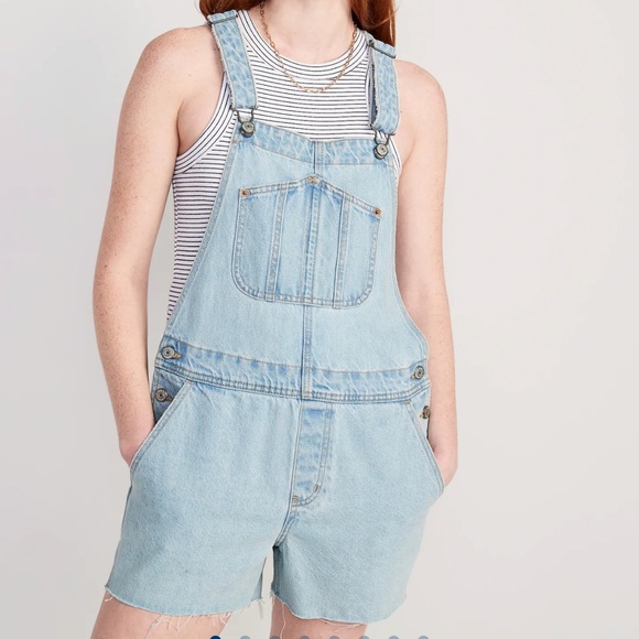 NWT OLD NAVY Slouchy Straight Non-Stretch Jean Cut-Off Short Overalls3.5-inch - Picture 2 of 9